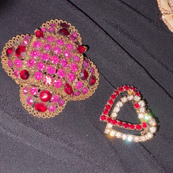 Fabulous Vintage Pins - Picture 3 of 10